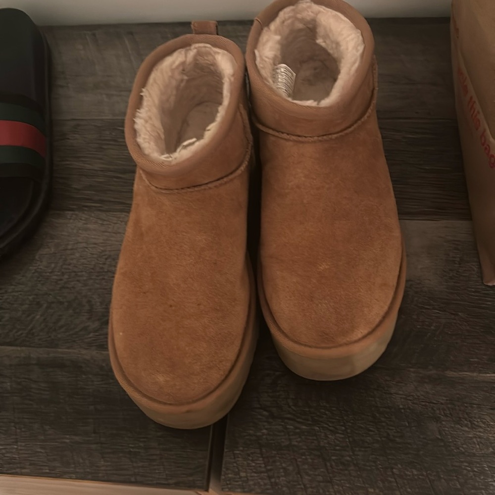 Women’s Ugg shoes